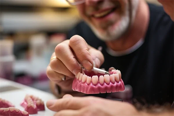 种植牙磨牙型号：如何选择适合自己的种植牙磨牙型号？