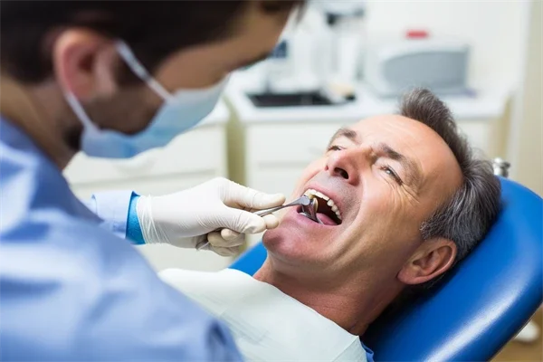 使用牙齿种植手术中的牙骨粉线头技术