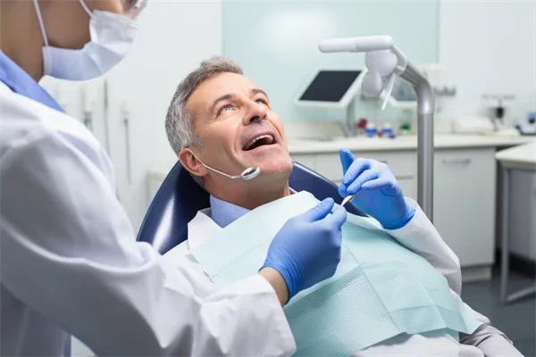 种植牙手术是否会对肾脏造成伤害
